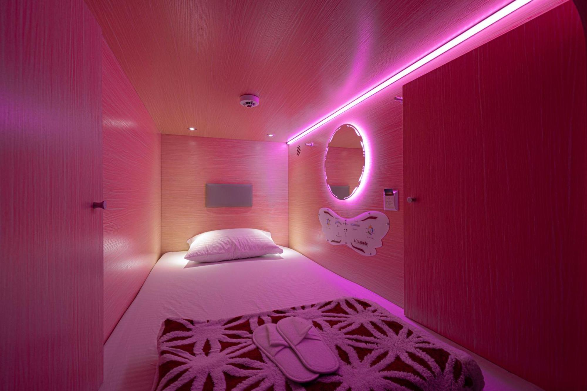 Capsule Experience Duplex - Panoramic Sea View - Nowmade La Marina Hostel Dubai Luaran gambar